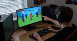 100 Hackers Vs Minecraft's Spear Master