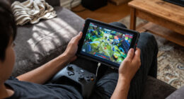 An Old Android Tablet Makes A Better Steam Link Screen Than Any Handheld I Own